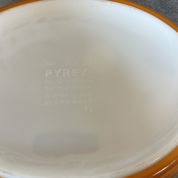 Vintage PYREX Old Orchard 043 1.5 qt casserole - Picture 3 of 5